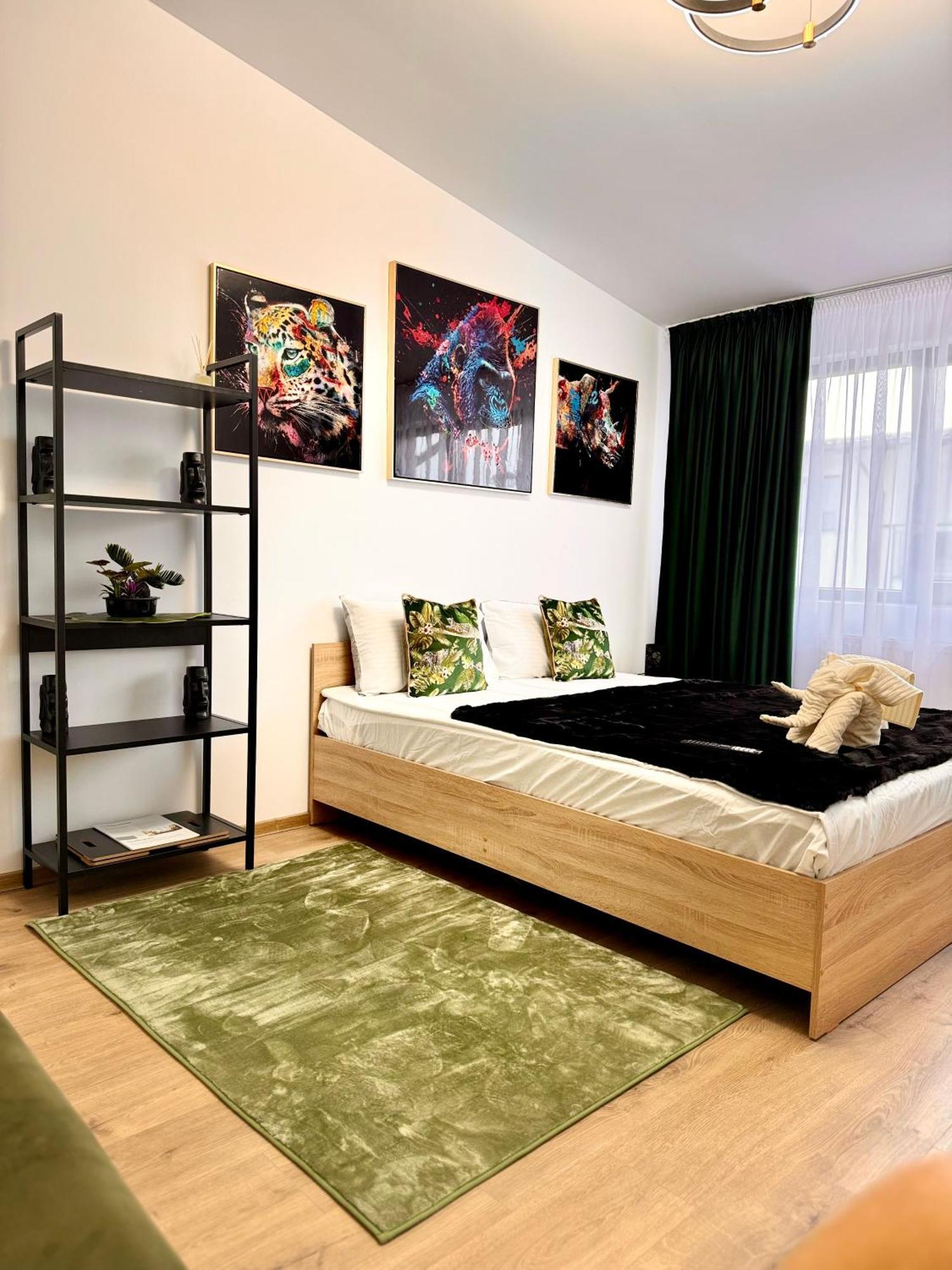 Jungle Loft Lägenhet Suceava Exteriör bild