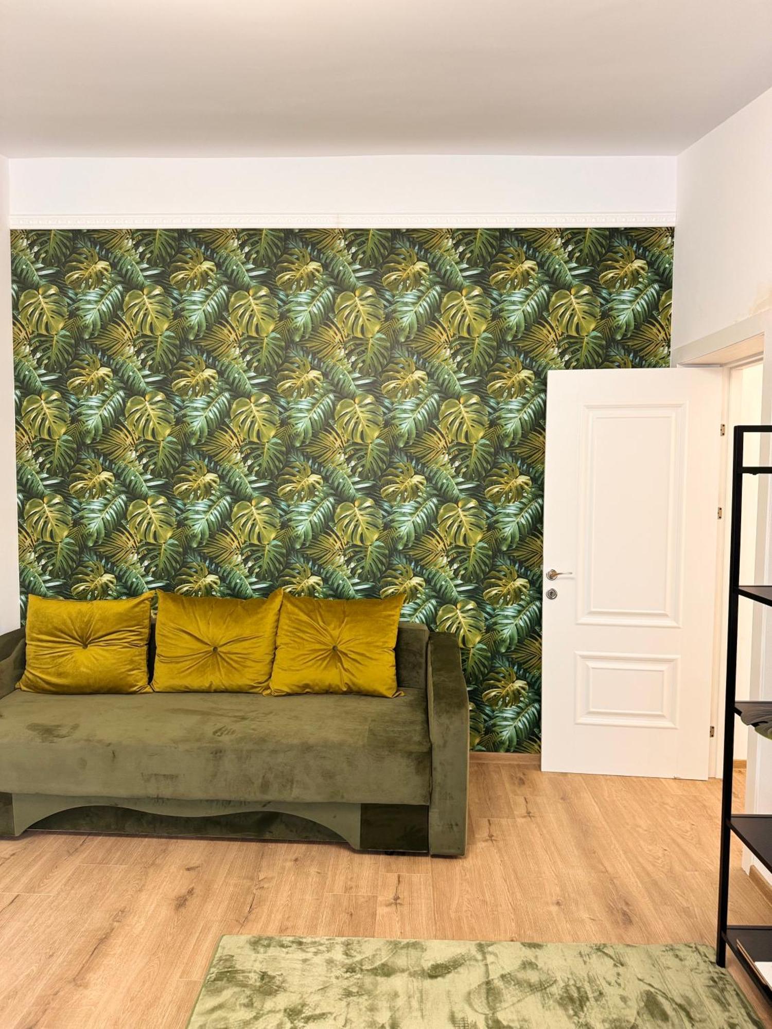 Jungle Loft Lägenhet Suceava Exteriör bild