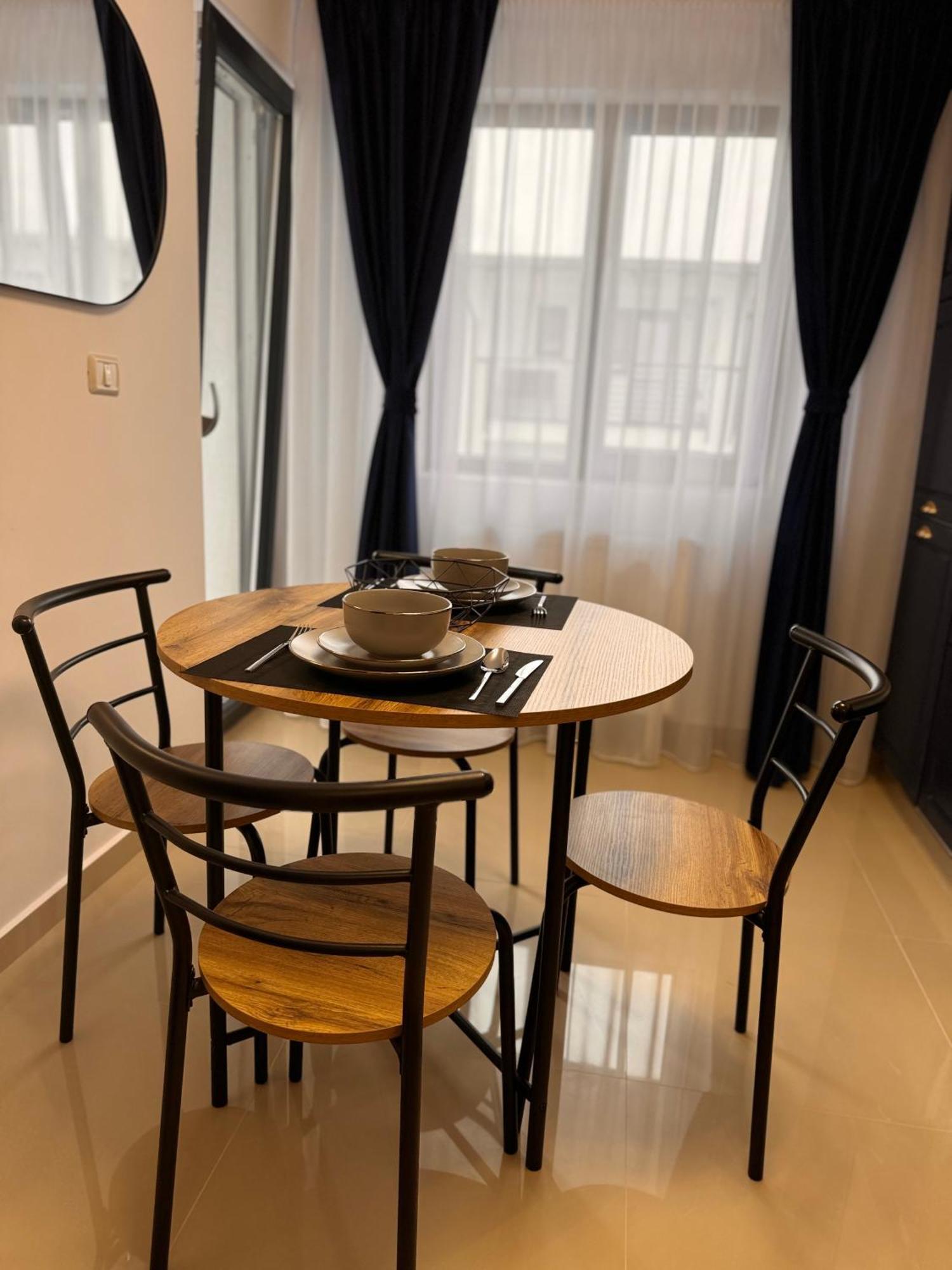 Jungle Loft Lägenhet Suceava Exteriör bild